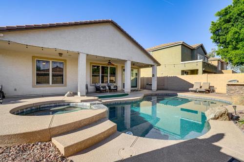 Poolside Oasis: Group-Friendly Getaway in Phoenix!