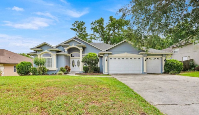 Poolside Paradise | 30 Min From Disney | Pool | Patio