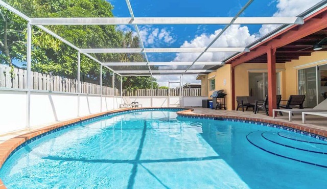 Poolside Paradise in North Lauderdale