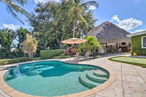 Poolside Paradise w/Tropical Hut in Palm Beach