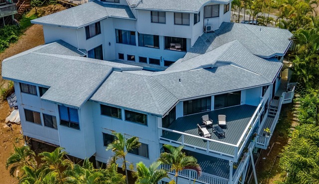 Poolside Paradise: with Double Bay View Rooms - Unit C