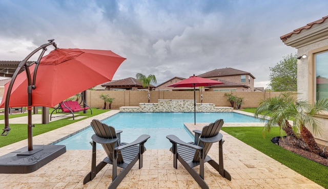 Poolside Relaxation: Queen Creek Oasis w/Fire Pit