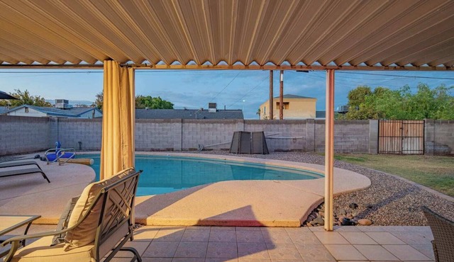 Poolside Retreat | Old Town, ASU, Golf