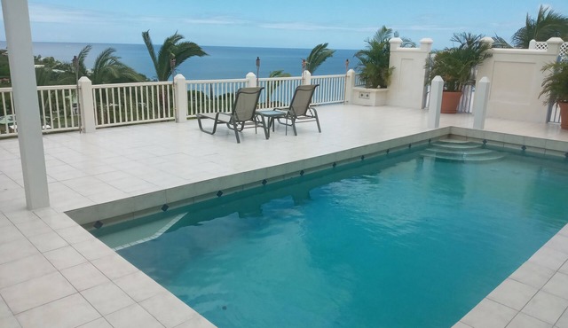 Poolside Veranda Suite at Eden Villa. Private Pool, Suzuki jeep. 1-3 Guests.