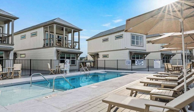 Poolside Villas @ Winyah Bay Club!