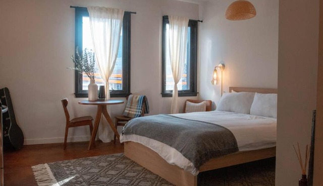 Poor Richard Studio at Kestrel Hotel