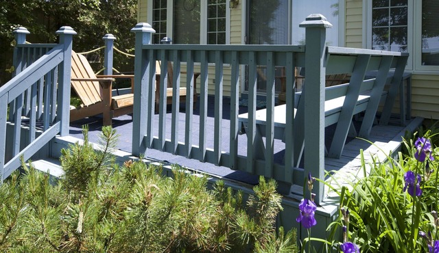 Poplar Beach Lakefront Cottage!