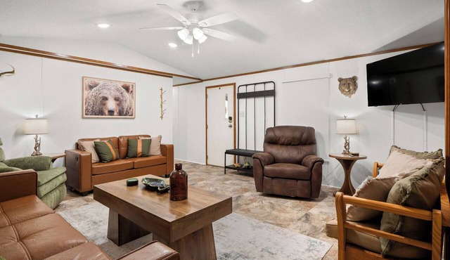 PoplarBend- Toledo Bend - Designed for FISHERMEN! Ice Machine & Covered Parking!