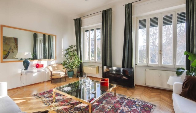 Popolo Square Luxury Two Bedroom Apartment