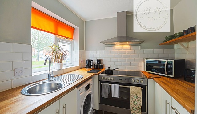 Popular Contractor 2-Bed House in Lincoln