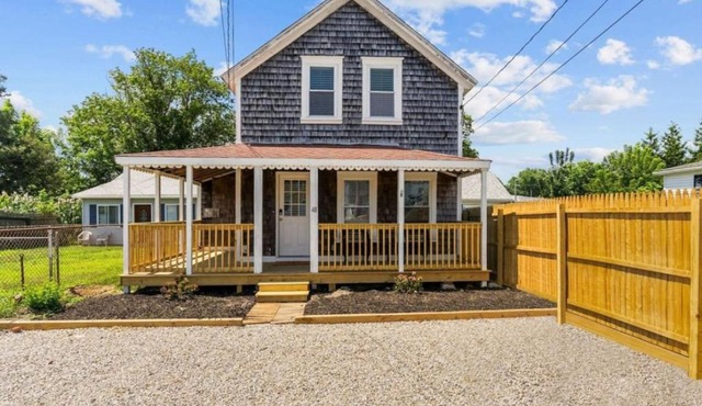 Portsmouth Cedar Beach Cottage