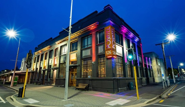 Poshtel