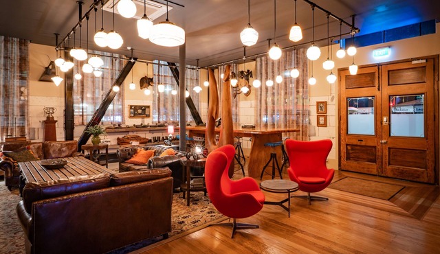 Poshtel