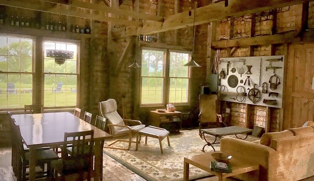 Post-and-Beam Barn with Lake Access