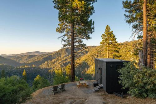 Postcard Cabins Big Bear, Outdoor Collection by Marriott Bonvoy