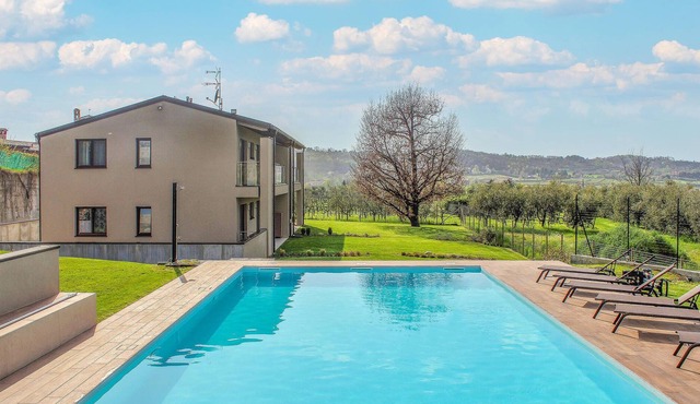 Practical apartment for vacations in Lombardy.