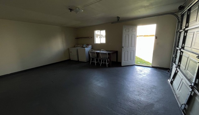Practical & Cozy 2Bed/1Bath Unit