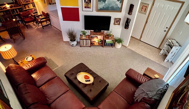 Practical Zen: 4-bedroom 5-bed 2-bath close to everything, flexible, cookies.