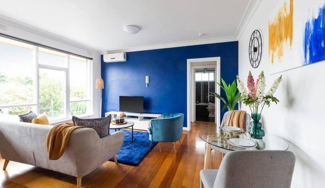 Prahran Chic & Cozy Retreat