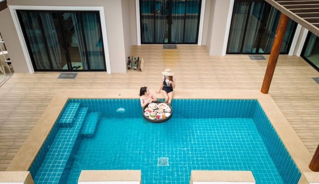 Pranburi Pool Villa: Mountain Views, Serene Escape, 5 Min to The Beach