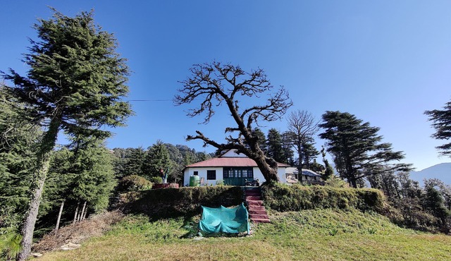 Pre independence 2 BHK Bungalow,Dalhousie,Himachal