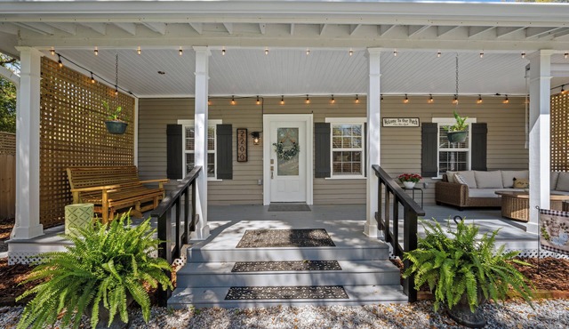 Precious 1-bedroom Cottage in Midtown Mobile Recently renovated with fenced yard