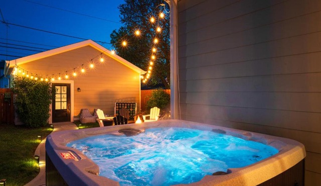 PreGame Palace - Hot Tub - HGTV- Garage Parking - Pets