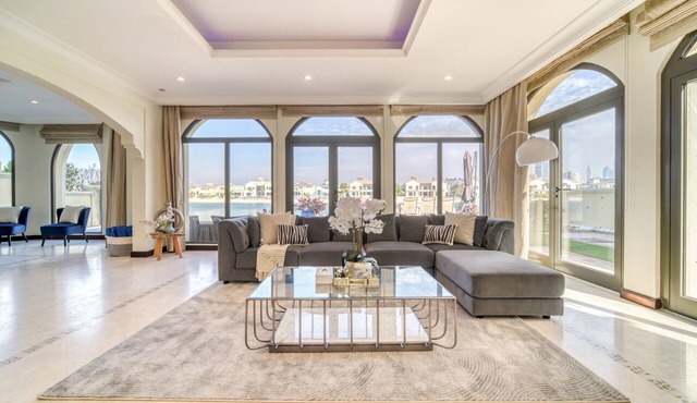 Premier 6BR Villa with Assistant's Room and Private Pool in Frond E Palm Jumeirah by Deluxe Holiday Homes