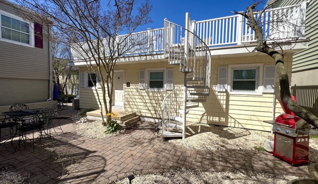 PREMIER HOST LISTING 3 BR Canneel Cottage 1 House to Beach, Pool Access Option