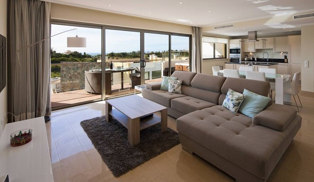 Premier nº 47 - Modern Three Bedroom Apartment with Sea Views