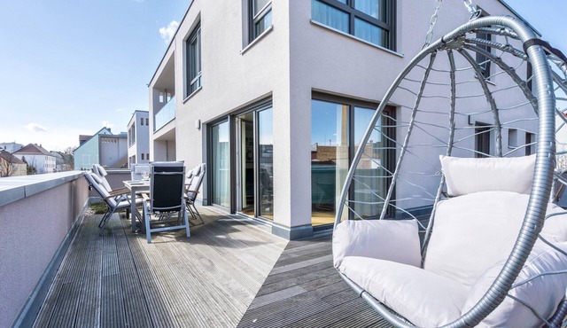Premium Apartment 'Ernst' 150m², 3 bedrooms, central location, balcony
