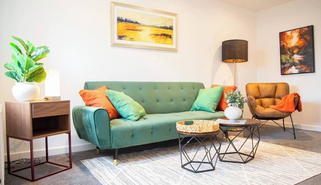 Premium Contractors House near M6 J3 & CBS A…