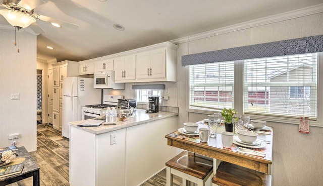 Premium Cottages and Suites Sunshine and Blossoms
