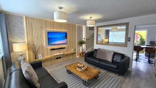 Premium & Distinctive Boutique Semi-detached Home