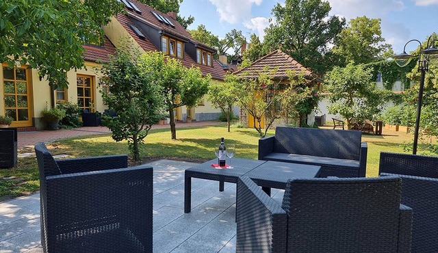 Premium double room (2-4 pers.), shower/WC, 1 comb. Living room, bedroom with sofa bed