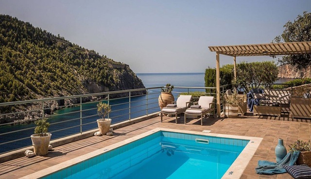 Premium Kefalonia Villa | Villa Hevlaska | 2 Bedrooms | Seafront