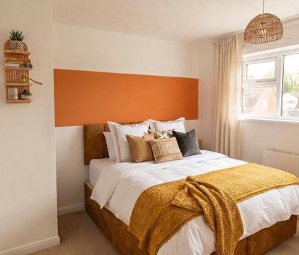 Premium Large 5-Bed-2 Baths-Parking-Great for Groups-Contractors-Families-Royal Leamington Spa-Warwickshire-By The Home Makers Hub