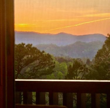 Premium Luxury cabin with beautiful mountain views