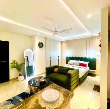 Premium Studio Apartment Zameen Aurum Gulberg