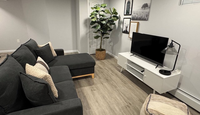 Premium Studio Suite - 10 min. walk to UBS Arena & Belmont Park