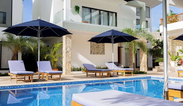 Premium Villa for 15 with Pool and Jacuzzi
