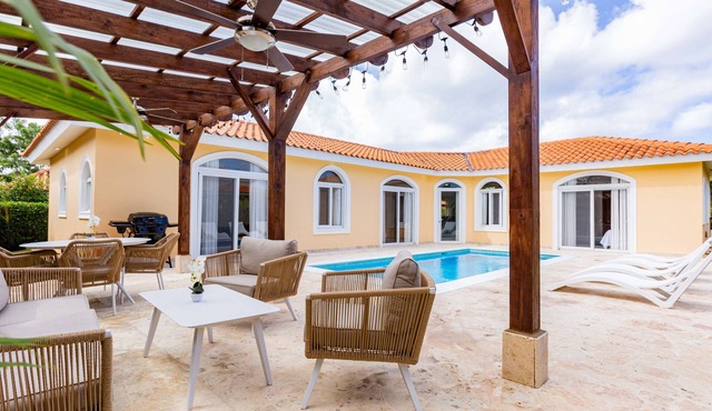 Premium Villa with Private Pool and Barbecue