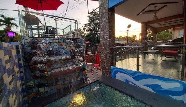 Prestige Grounds Guesthouse with Lap Pool and Billiards