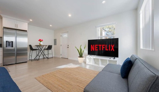 Prestige Studio Haven at Burbank