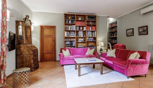 Prestigious area 2 level home , original italian furniture and cosy style
