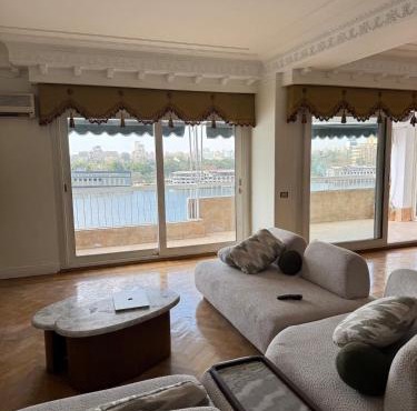 Prestigious Nilefront Residence, 5-Star Cairo Views
