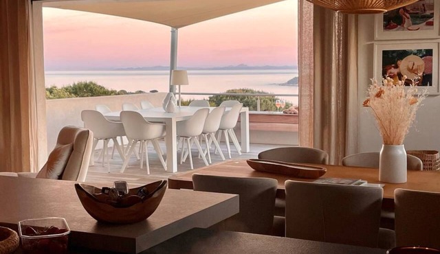 Prestigious villa, Santa Giulia, exceptional 180° sea view