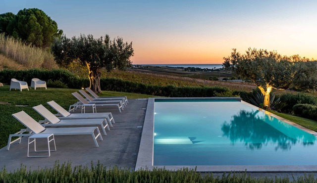 Prestigious Villa with pool near Menfi Portopalo - 3 bedrooms; 2 bathrooms