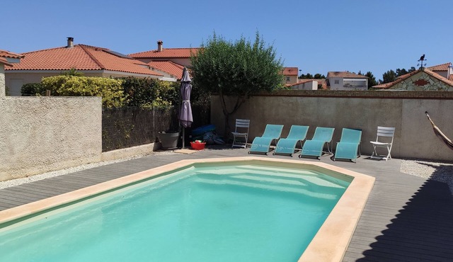Pretty air-conditioned single-storey villa with swimming pool