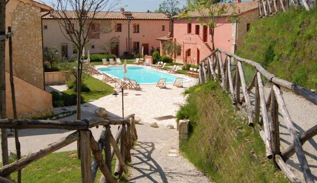 Pretty Apartment Near San Gimignano